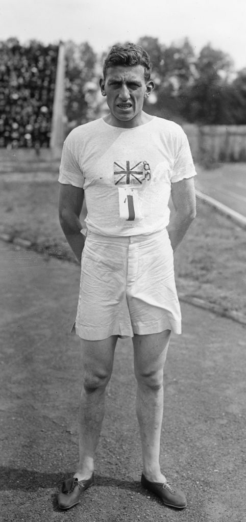 Fot. Mistrz Olimpijski na dystansie 100m z Paryża 1924r. Harold Abrahams w pionierskich butach z kolcami.