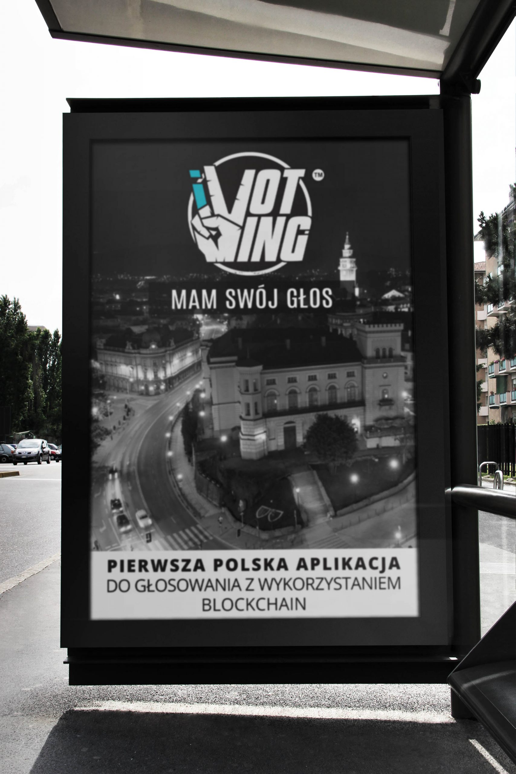 reklama na przystanku z logo projektu iVoting