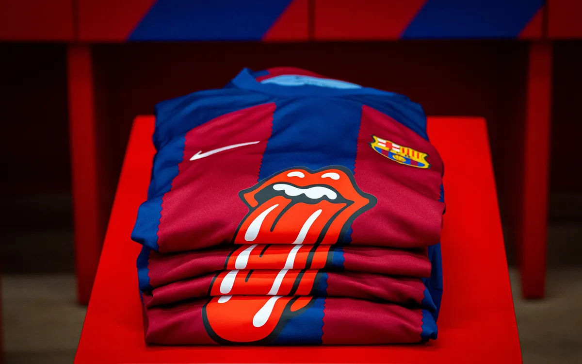 Barça na El Clásico z kultowym logo Rolling Stones z językiem i ustami